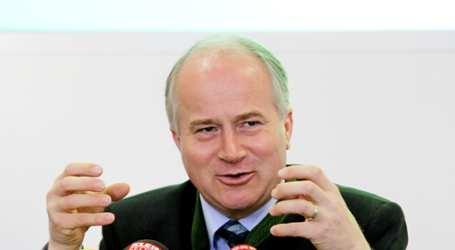 Johann Seitinger legt Regierungsamt nieder