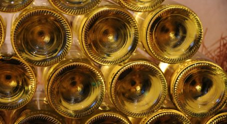 Wein: Online verdrängt Fachhandel