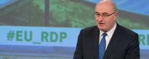 Brexit: Hogan warnt britische Farmer vor Nachteilen