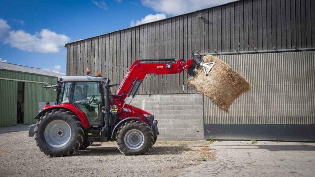 MF 5700 SL Bester Frontladertraktor Seiner Klasse Blick Ins Land