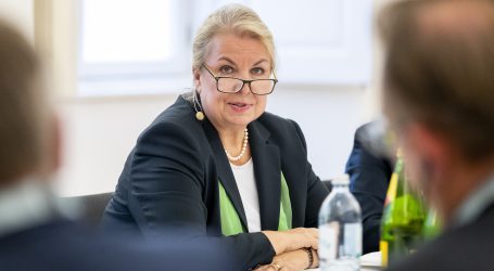 Hartinger-Klein stockt Saisonarbeiter-Kontingent auf