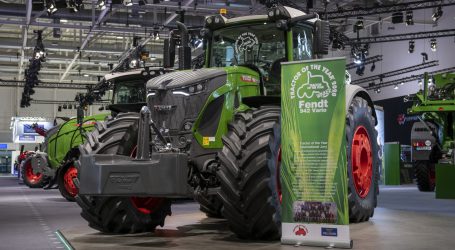 Fendt 900 zweifach bekränzt