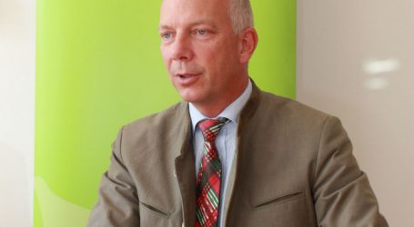 Felix Montecuccoli hängt noch eine Periode an