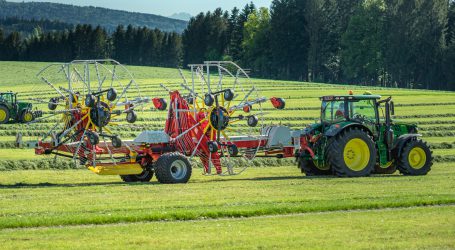 Schwadriese TOP 1403 C nimmt vierzehn Meter