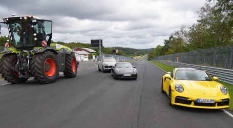 Nürburgring mit Großtraktor rückwärts umrundet