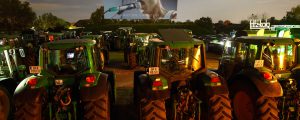 Mit dem Traktor im Autokino Groß Enzersdorf