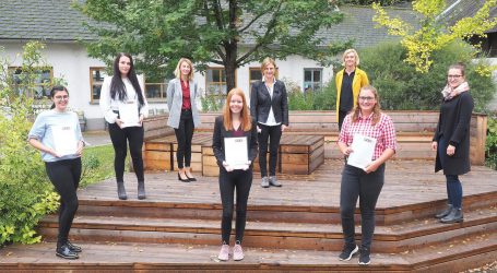 LFS Warth bildet Betriebsdienstleisterinnen aus