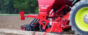 Mechanische Horsch Versa Drille im Anrollen