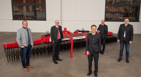 Pöttinger angelt sich  Spezialisten