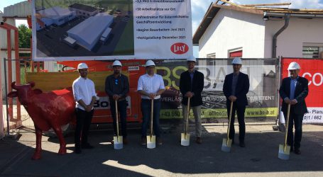 Lely Center Enns baut aus