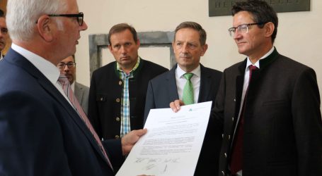 Platzverbot für Wölfe auf Kärntens Almen