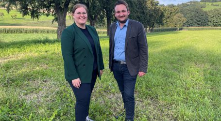 Jungbauern mit Carina Reiter als Frontfrau