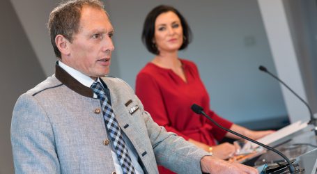 NEOS – Doppelbauer holt gegen ÖVP-Doppel aus