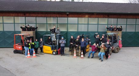Fachschule mit hauseigener Fahrschule
