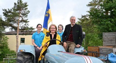 Gedränge beim Hoffest der LFS Hollabrunn