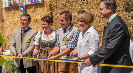 Stalleröffnung an LFS Pyhra