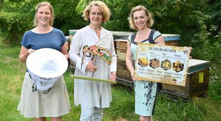 Bienenlehrpfade an neun LFS eröffnet