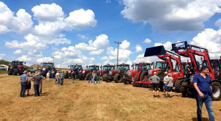 McCormick Feldtag mit Traktorenparade
