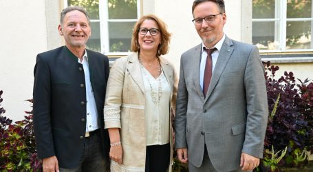 Sponsor greift für Schulen tief in die Tasche