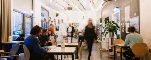 Neunerhaus Café mit Biokartoffeln beschenkt