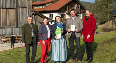 Green Care-Tafel für Biobauernhof Erlthal