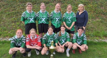 Turniersieg ging an Warther Fußballerinnen