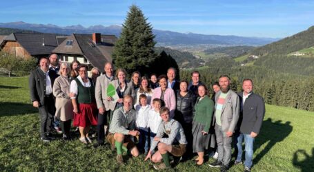 Schirkhof bekommt Green-Care Hoftafel verliehen