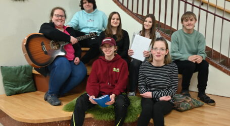 Chor der LFS Warth singt bei Osterfeier