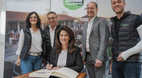 Ministerin Kaniber besucht Unterreiner-Forsttechnik