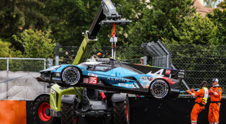 Claas Scorpion bringt Rennautos ins Schweben