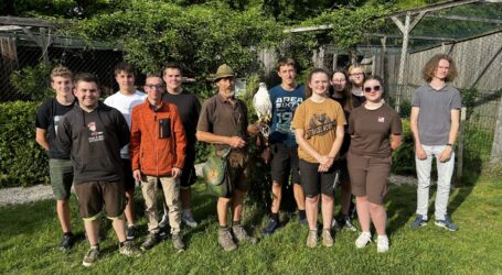 Neigungsgruppe Jagd besucht Greifvögel