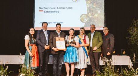 Vier Kasermandln an Heumilchbetriebe