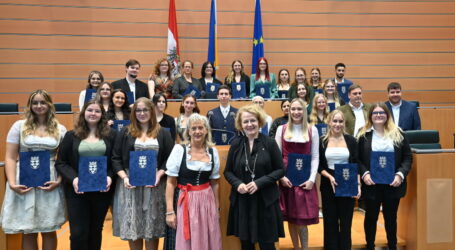 Erste Lehrgangsabsolventinnen bei SOB